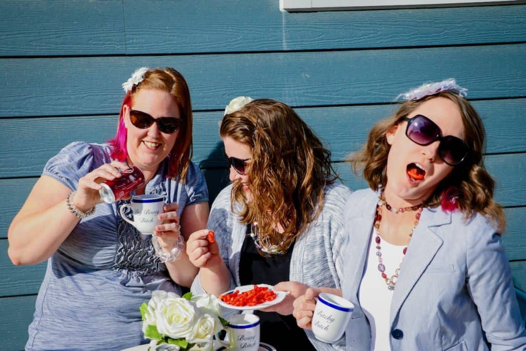 Easily mimic these simple steps for creating your own fun group photo shoot. Professional not needed. Grab a camera and some friends and snap away. | We Three Shanes