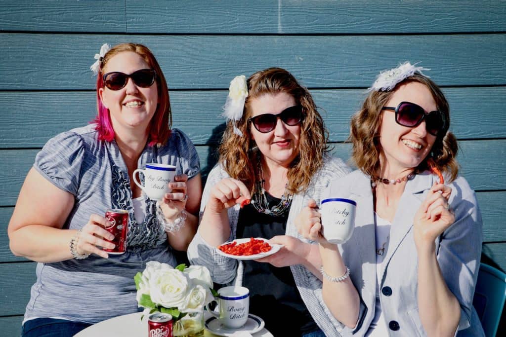 Easily mimic these simple steps for creating your own fun group photo shoot. Professional not needed. Grab a camera and some friends and snap away. | We Three Shanes