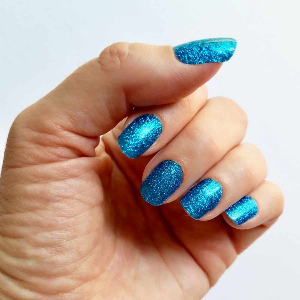 I Tried Nail Polish Gel Strips and Here's What Happened [REVIEW]