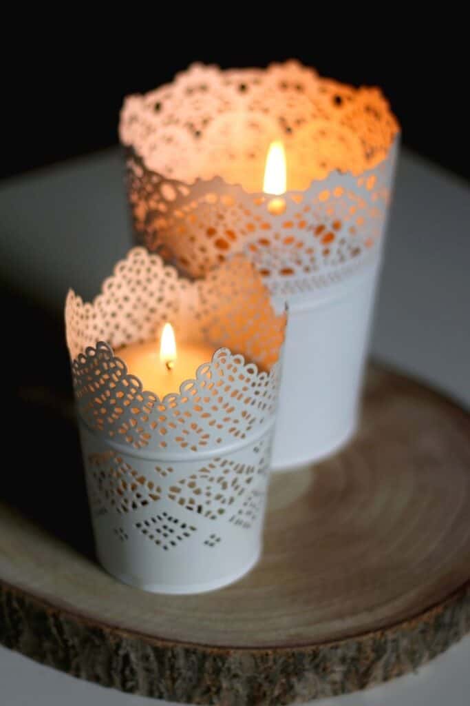 Having soft lights in your home creates a hygge atmosphere. Lighting candles is a greta way to achieve this cosy feeling in your home. | We Three Shanes