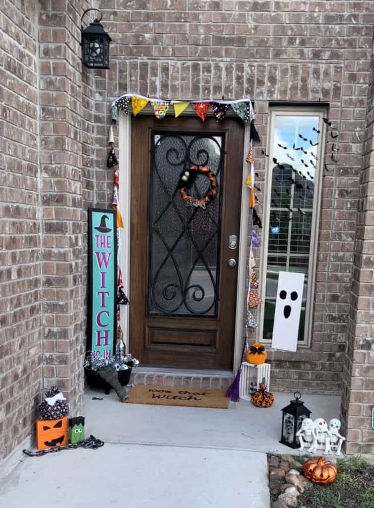 Easy but cute Halloween decor for your front porch.